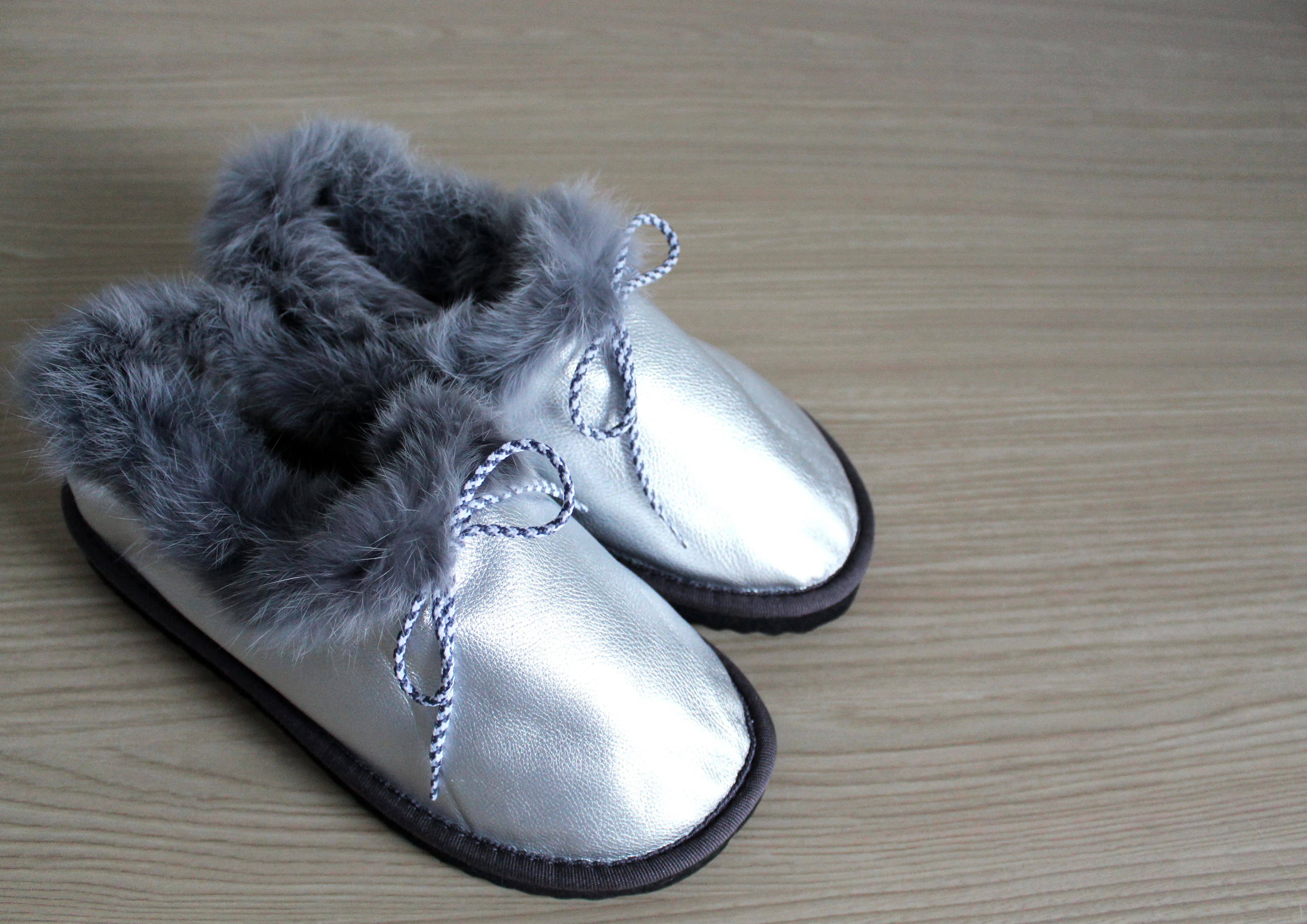 Kiitos The Brand Slippers - Silver