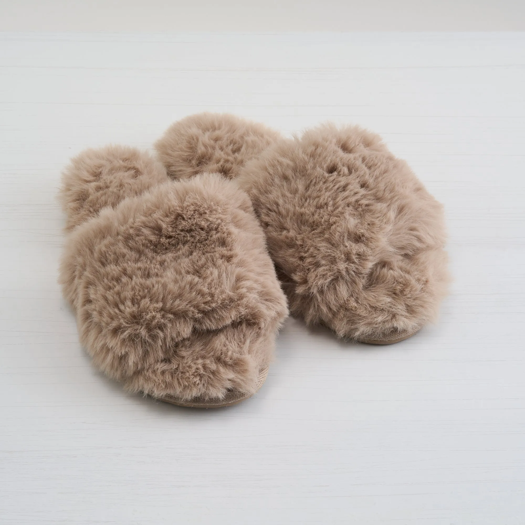 Waterfront Solid Faux Fur Slide